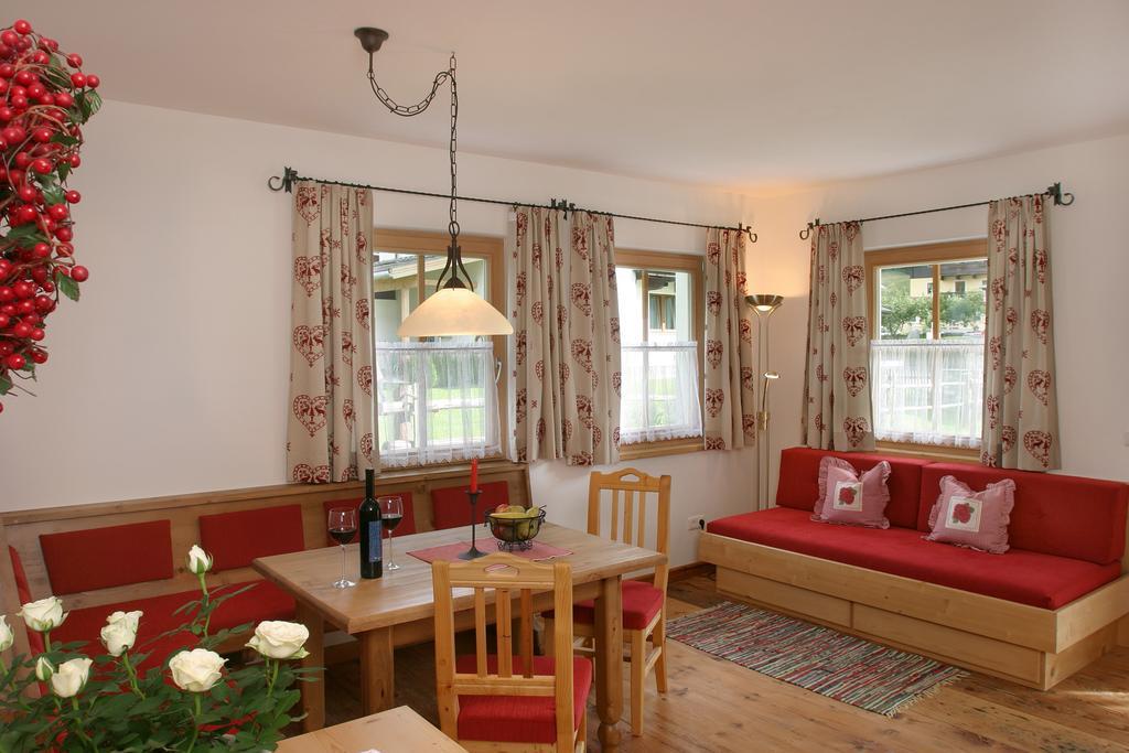 Neuhaushof Apartment Hollersbach im Pinzgau Exterior photo